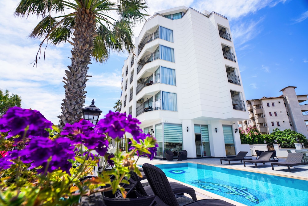 Aurasia SeaSide Hotel — Hotel building in Marmaris, Mugla