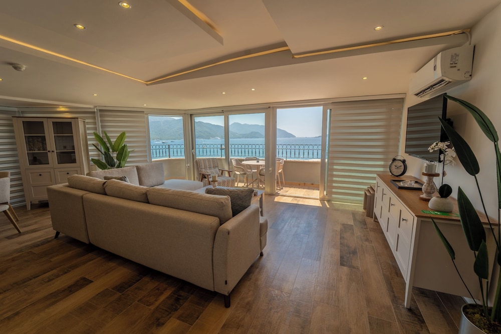 Aurasia SeaSide Hotel — Hotel rooms in Marmaris, Mugla