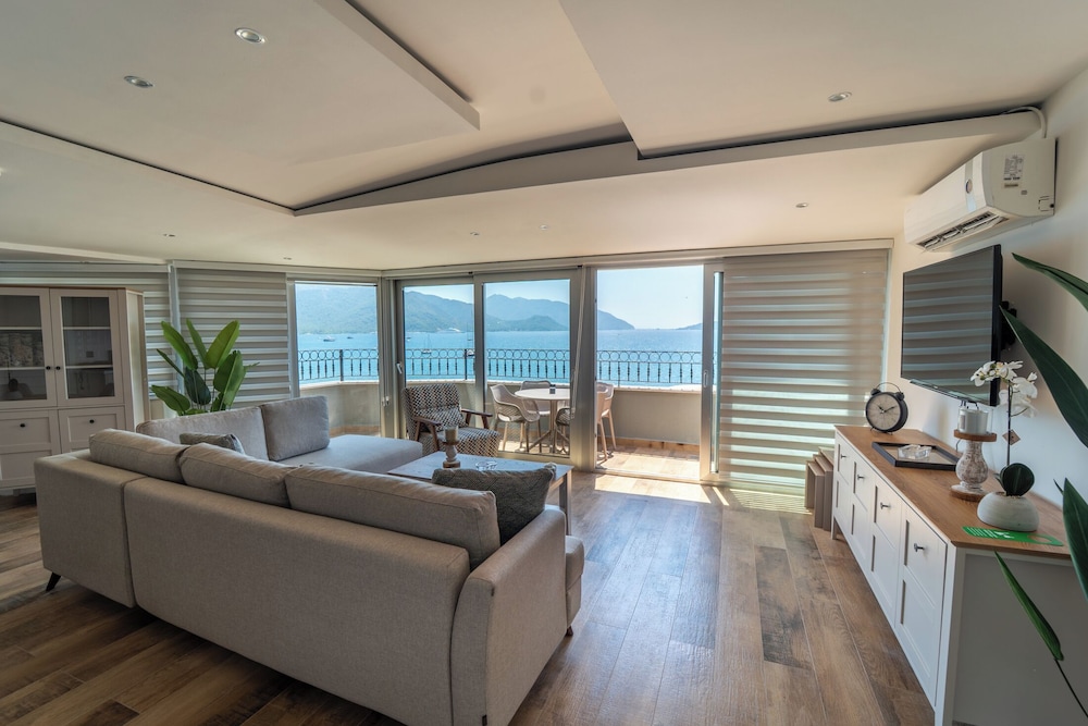Aurasia SeaSide Hotel — Hotel rooms in Marmaris, Mugla