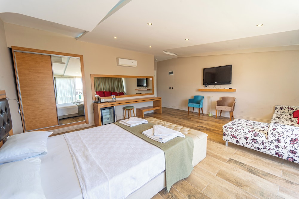 Aurasia SeaSide Hotel — Hotel rooms in Marmaris, Mugla