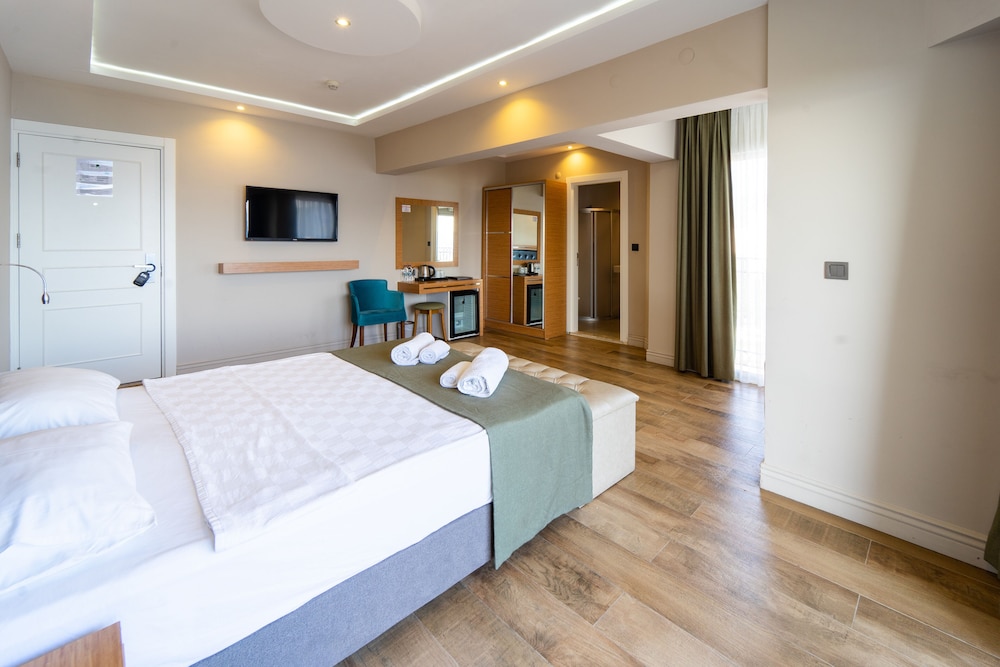 Aurasia SeaSide Hotel — Hotel rooms in Marmaris, Mugla