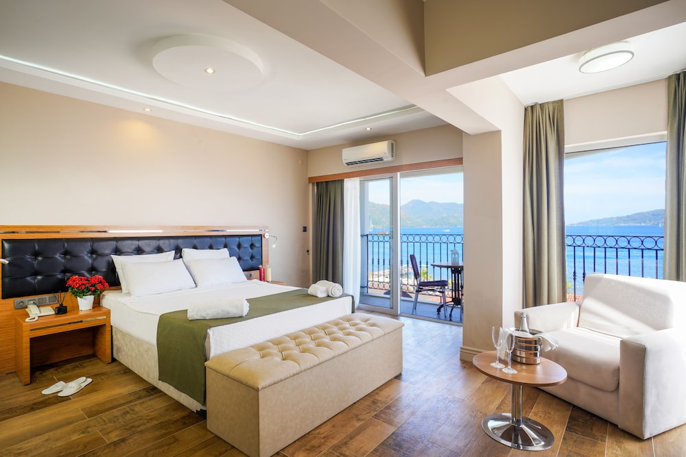 Aurasia SeaSide Hotel — Hotel rooms in Marmaris, Mugla