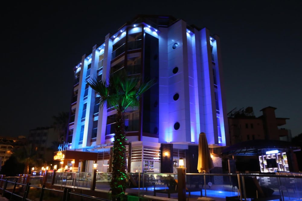 Aurasia SeaSide Hotel — Hotel building in Marmaris, Mugla