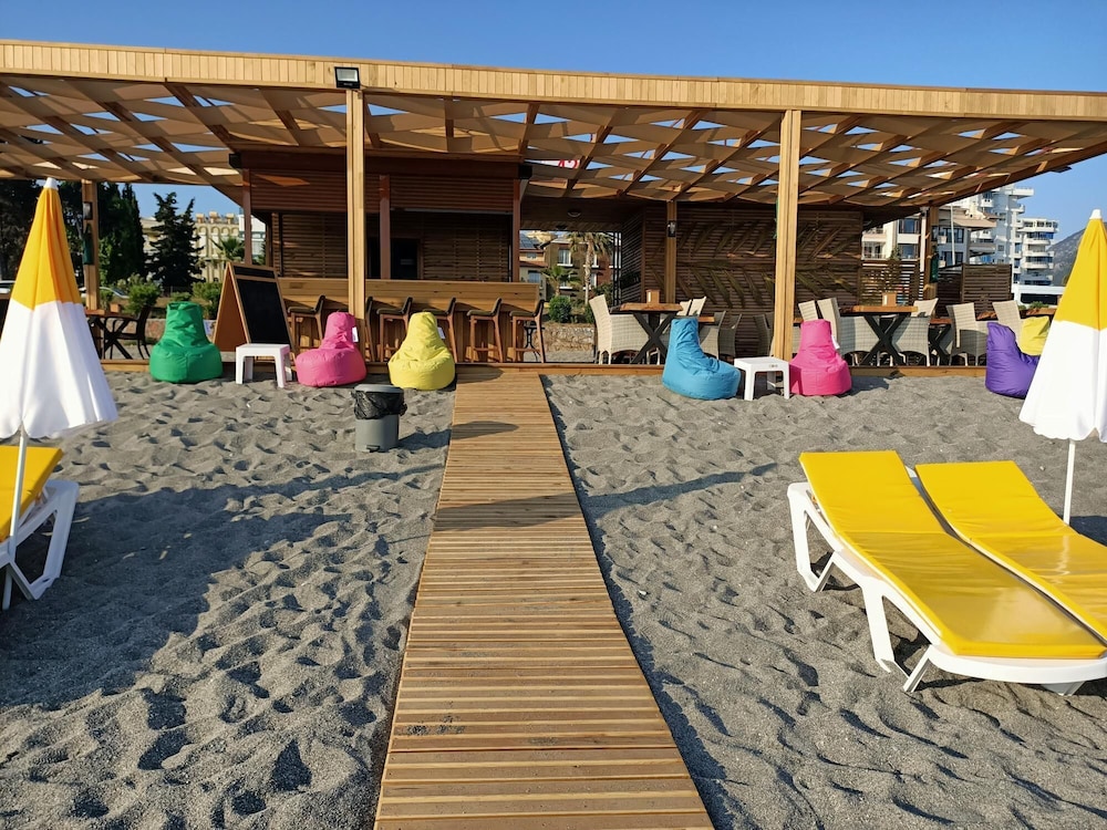 Bora Bora Butik Hotel — Beach in Alanya