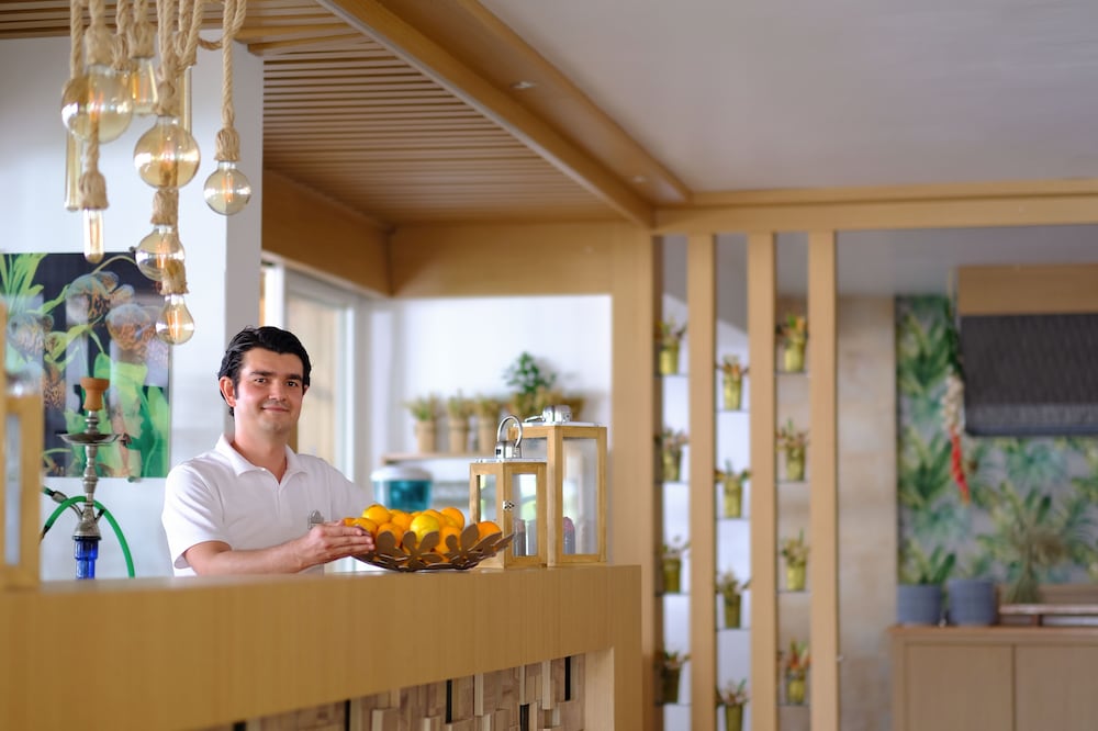 Bora Bora Butik Hotel — Restaurant & bars in Alanya