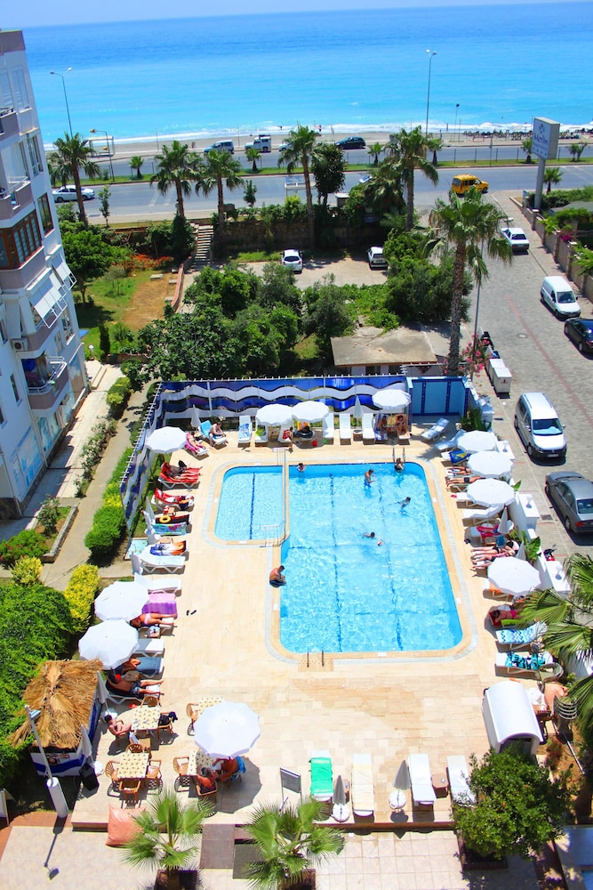 Bora Bora Butik Hotel — Swimming pool in Alanya