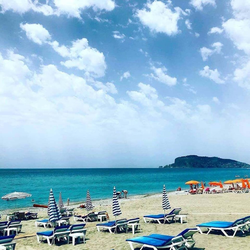 Bora Bora Butik Hotel — Beach in Alanya
