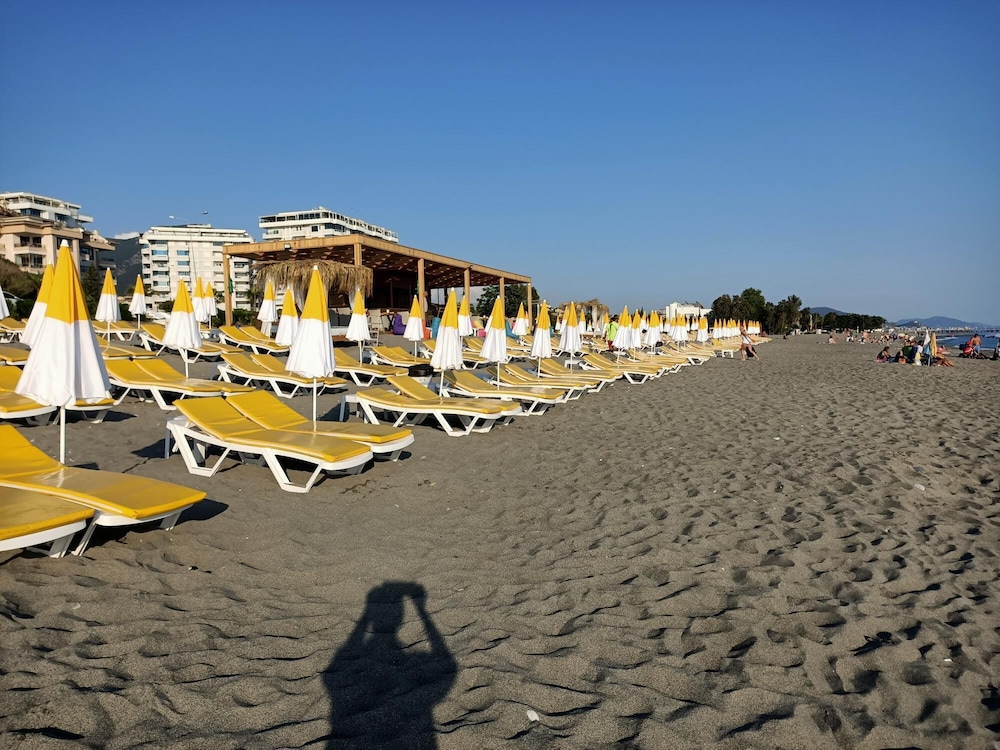Bora Bora Butik Hotel — Beach in Alanya