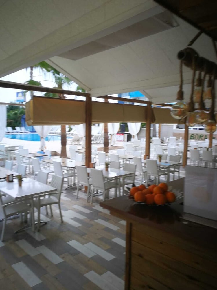 Bora Bora Butik Hotel — Restaurant & bars in Alanya