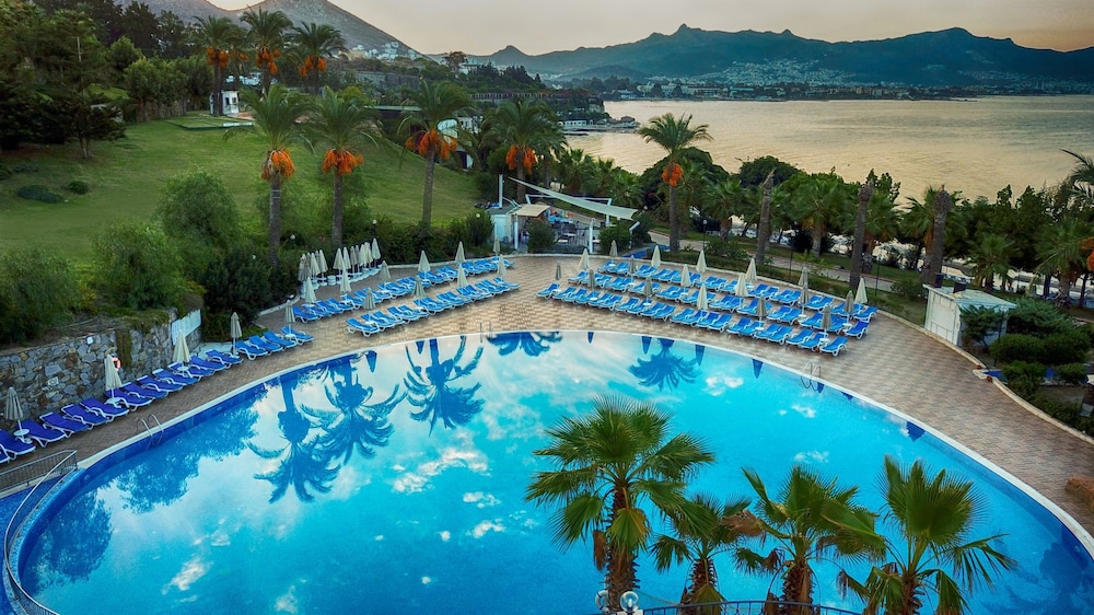 Yasmin Bodrum Resort - All Inclusive — Swimming pool in Bodrum, Mugla