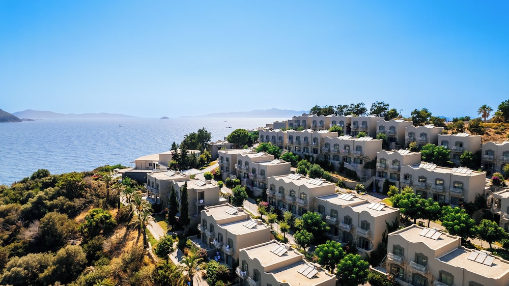 Yasmin Bodrum Resort - All Inclusive — Hotel building in Bodrum, Mugla