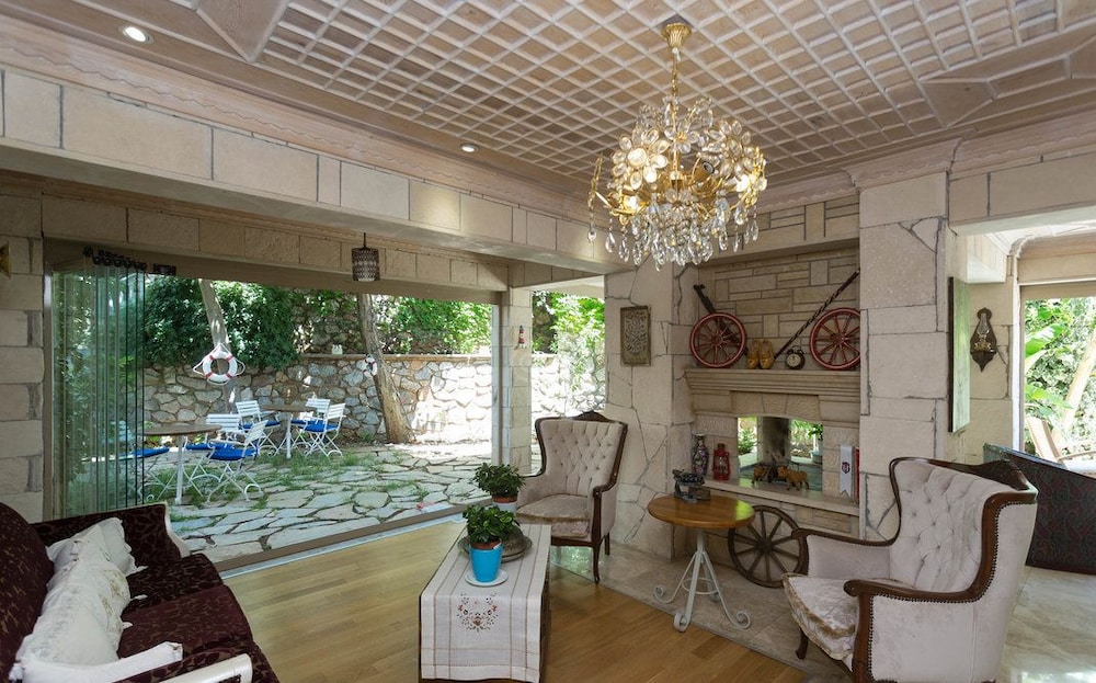 Petunya Konak - Boutique Class — Hotel building in İçmeler, Mugla