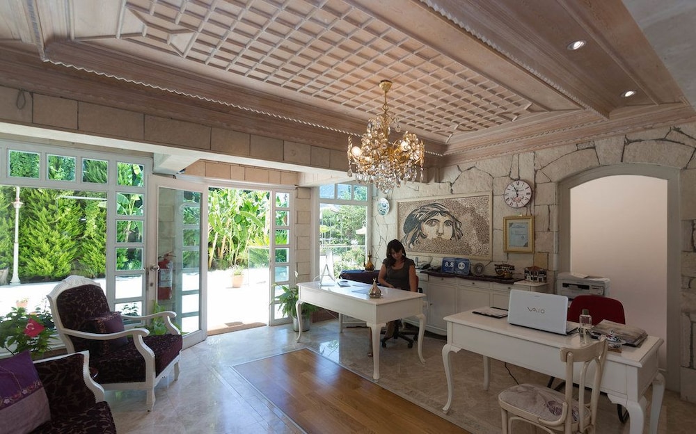 Petunya Konak - Boutique Class — Hotel building in İçmeler, Mugla