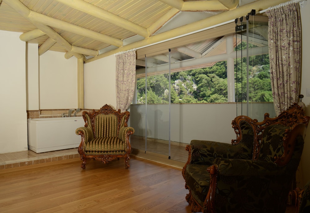 Petunya Konak - Boutique Class — Hotel rooms in İçmeler, Mugla