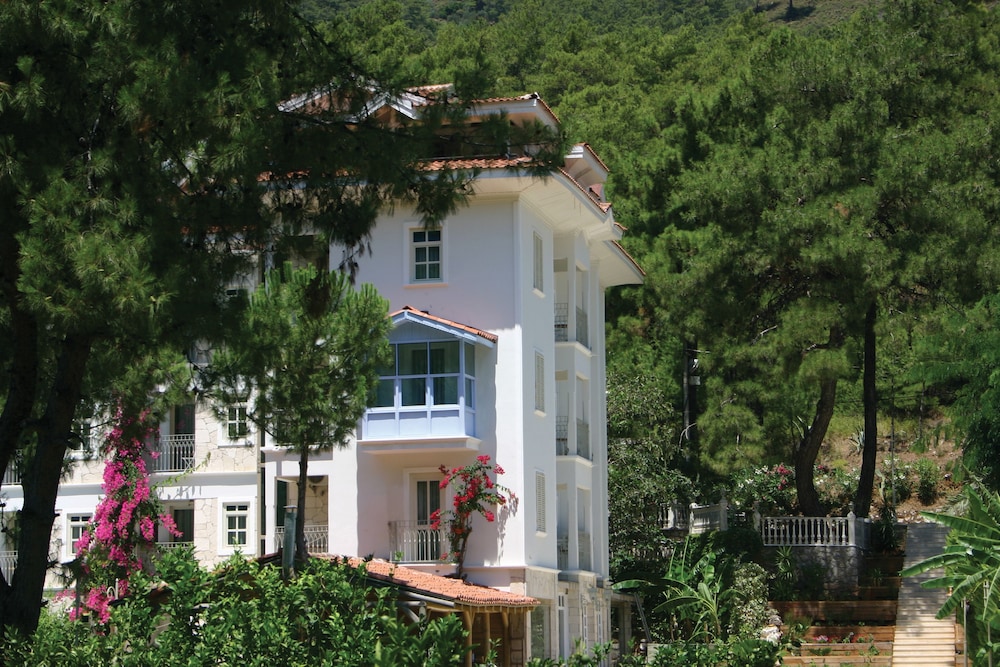 Petunya Konak - Boutique Class — Hotel building in İçmeler, Mugla