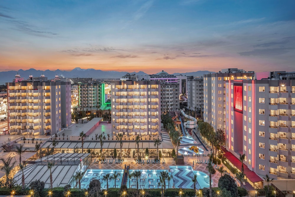 Ramada Resort by Wyndham Lara — Hotel building in Lara