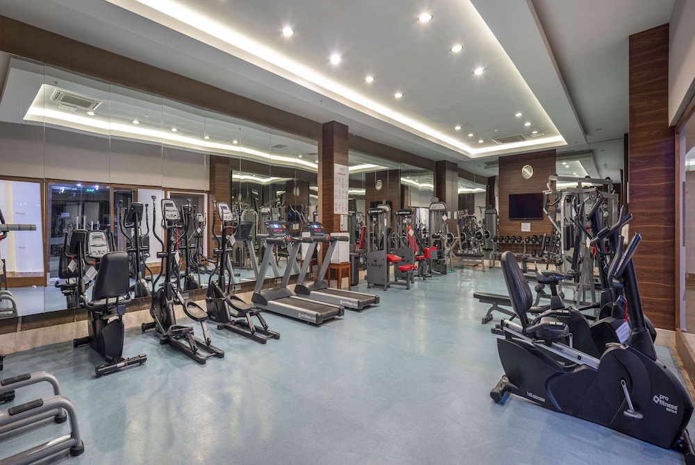 Ramada Resort by Wyndham Lara — Sports & recreation in Lara