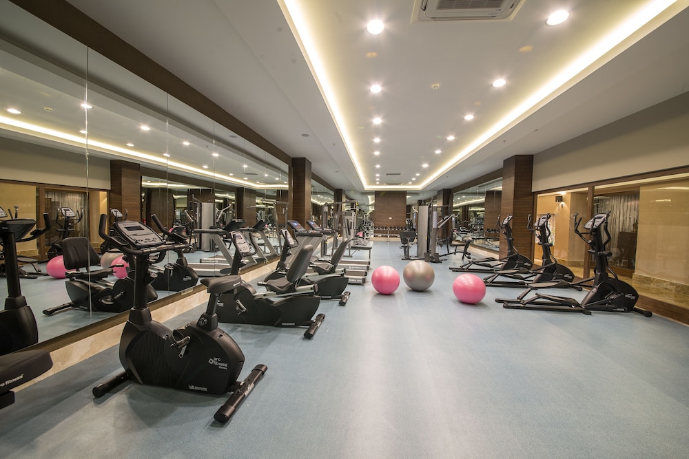 Ramada Resort by Wyndham Lara — Sports & recreation in Lara