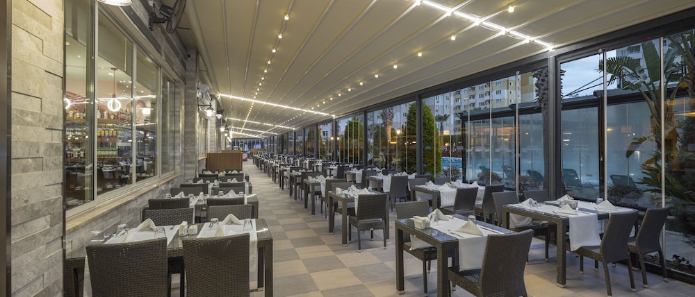 Ramada Resort by Wyndham Lara — Restaurant & bars in Lara