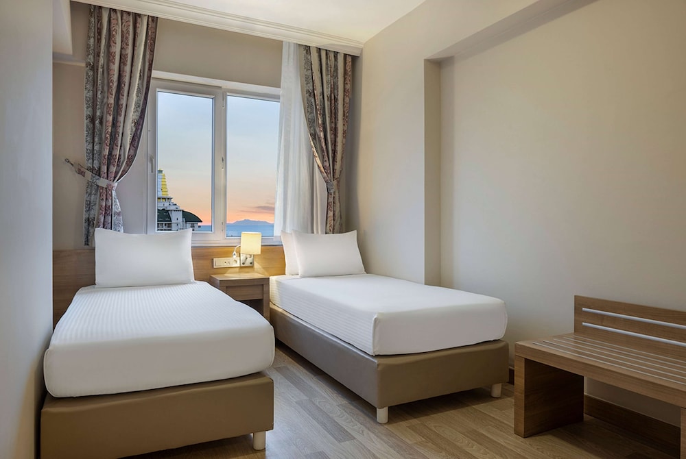 Ramada Resort by Wyndham Lara — Hotel rooms in Lara