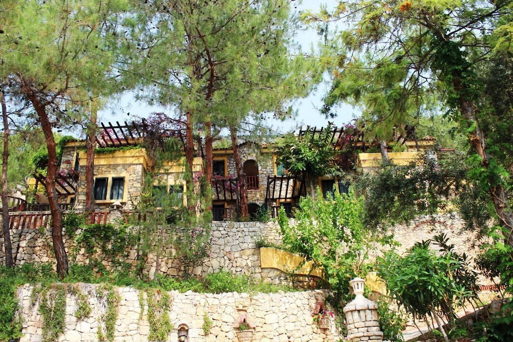 Symbola Ölüdeniz Beach Hotel — Hotel building in Fethiye, Mugla