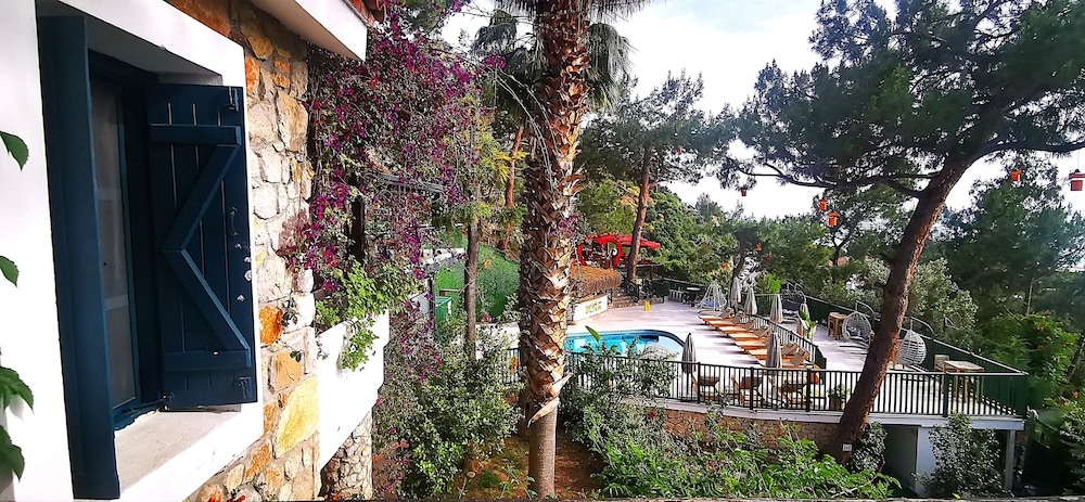 Symbola Ölüdeniz Beach Hotel — Hotel building in Fethiye, Mugla