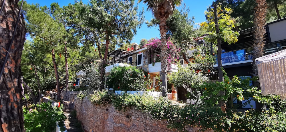 Symbola Ölüdeniz Beach Hotel — Hotel building in Fethiye, Mugla