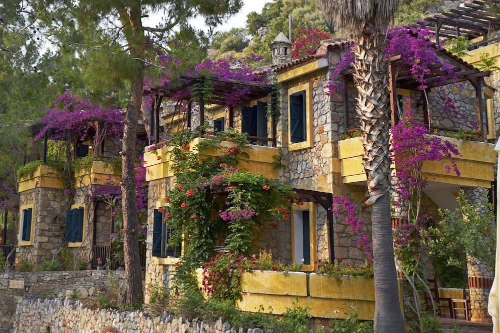 Symbola Ölüdeniz Beach Hotel — Hotel building in Fethiye, Mugla