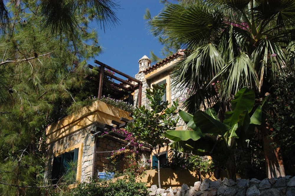 Symbola Ölüdeniz Beach Hotel — Hotel building in Fethiye, Mugla