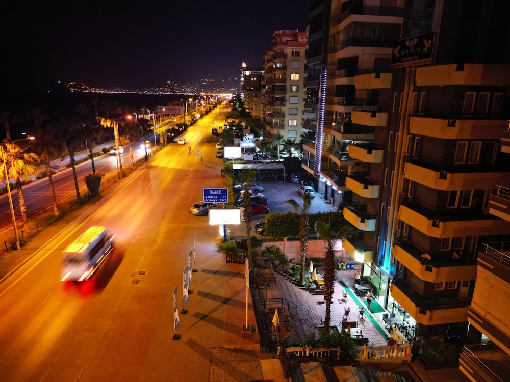 Gold Twins Boutique Hotel — Hotel building in Alanya