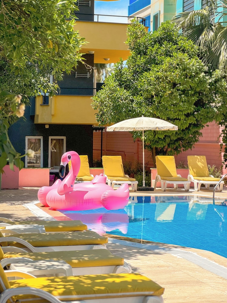 Gold Twins Boutique Hotel — Swimming pool in Alanya