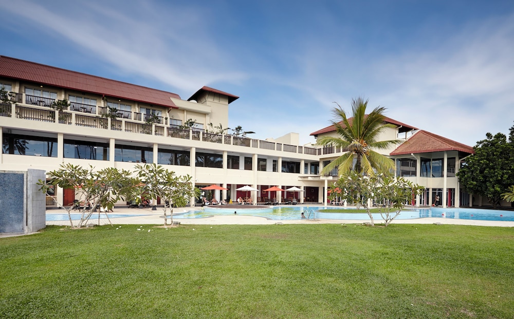 Turyaa Kalutara — Hotel building in Wadduwa