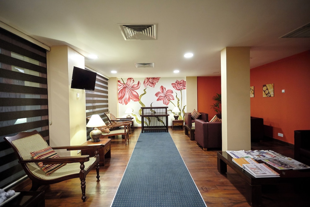 Turyaa Kalutara — Hotel building in Wadduwa