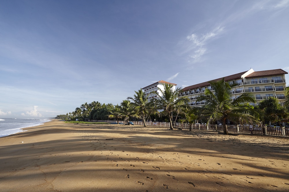 Turyaa Kalutara — Beach in Wadduwa