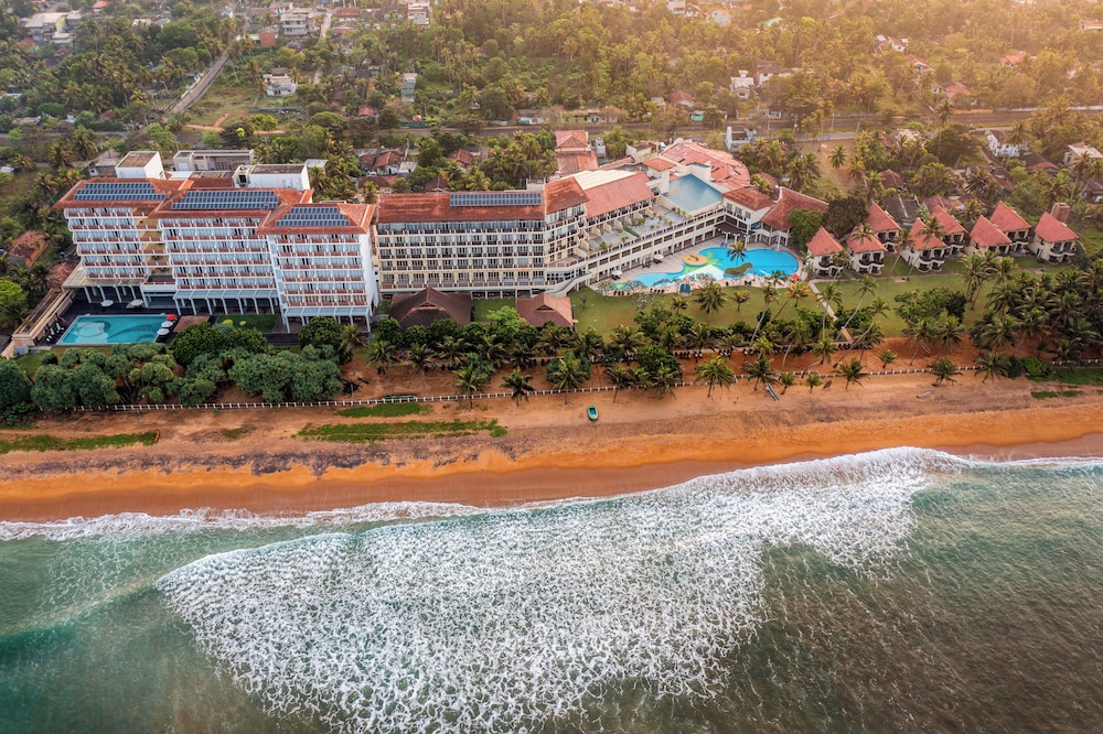 Turyaa Kalutara — Beach in Wadduwa