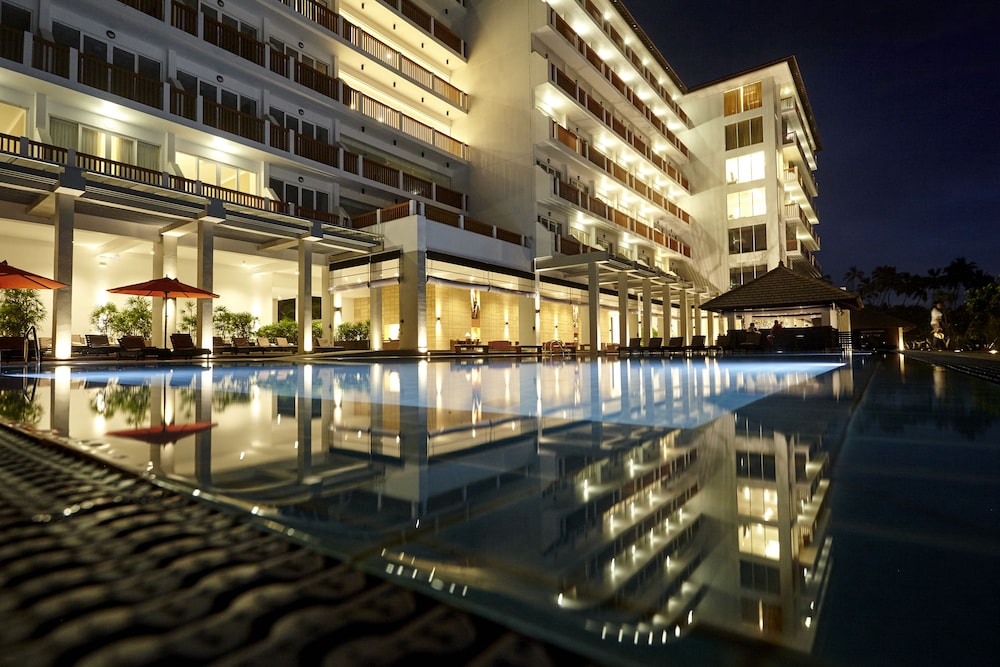 Turyaa Kalutara — Hotel building in Wadduwa