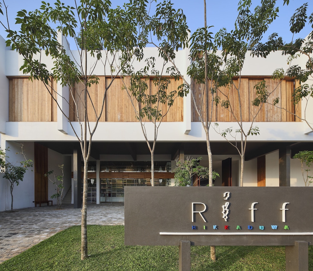 Riff Hikkaduwa — Hotel building in Hikkaduwa, Southern Province