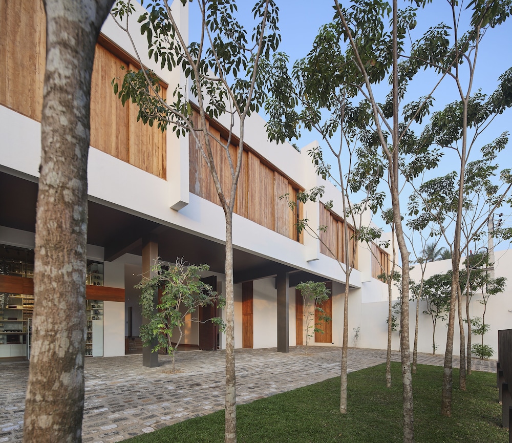 Riff Hikkaduwa — Hotel building in Hikkaduwa, Southern Province