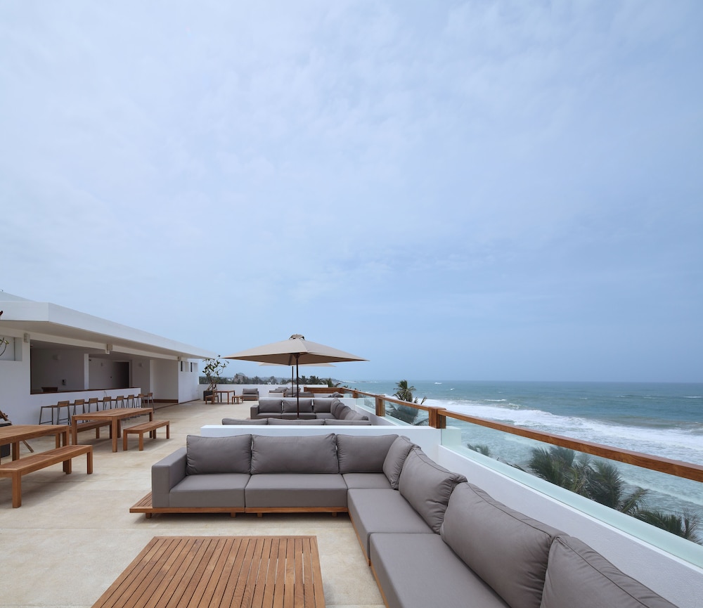 Riff Hikkaduwa — Restaurant & bars in Hikkaduwa, Southern Province
