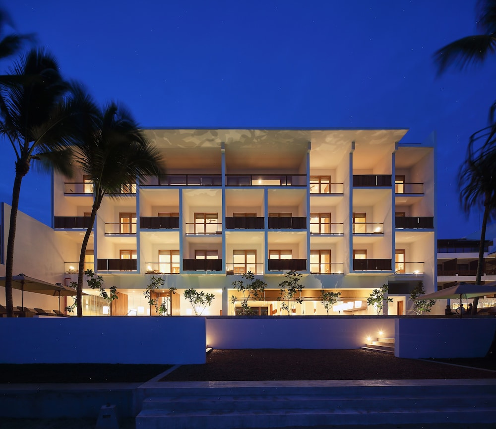 Riff Hikkaduwa — Hotel building in Hikkaduwa, Southern Province