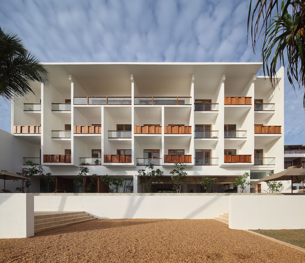 Riff Hikkaduwa — Hotel building in Hikkaduwa, Southern Province