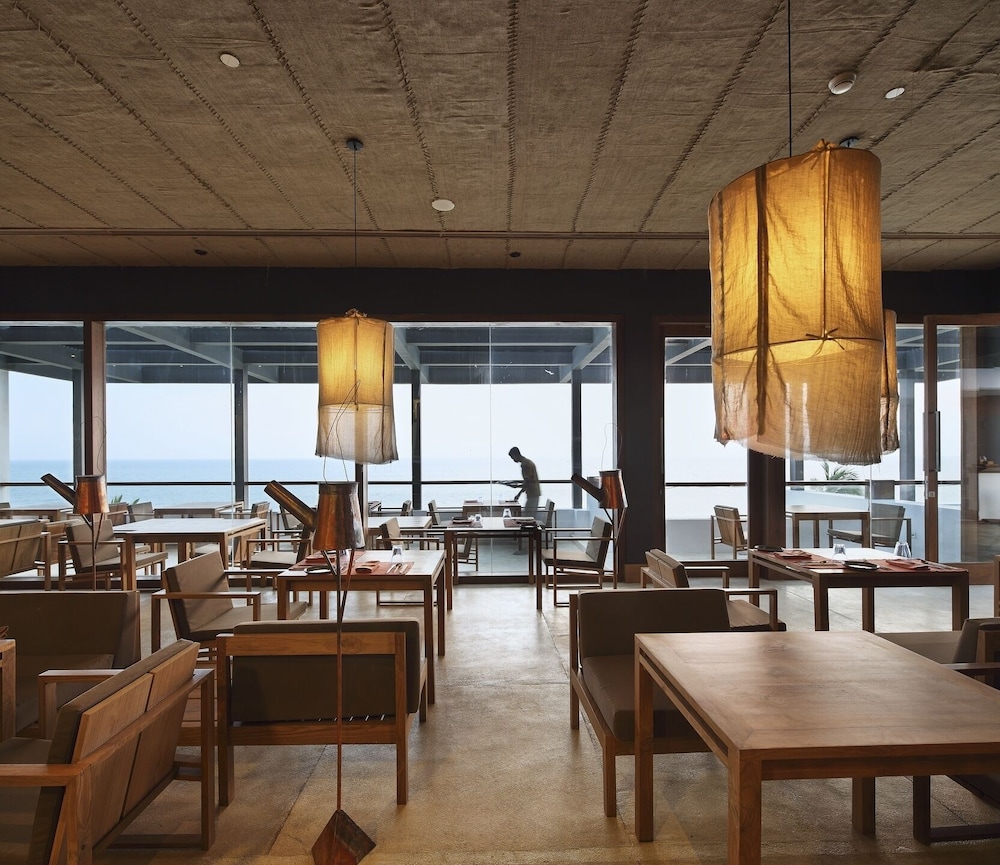 Riff Hikkaduwa — Restaurant & bars in Hikkaduwa, Southern Province