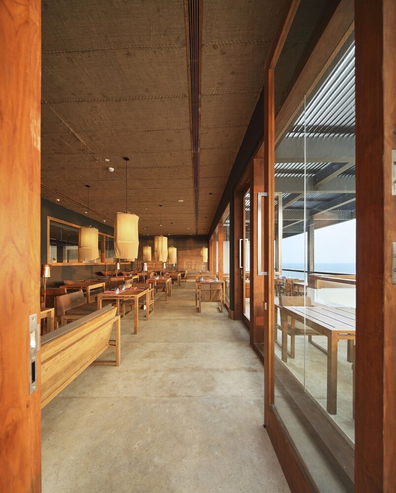 Riff Hikkaduwa — Restaurant & bars in Hikkaduwa, Southern Province