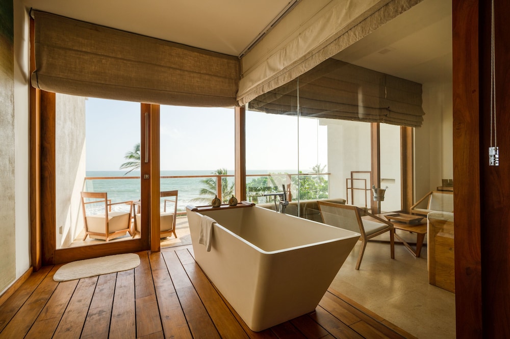 Riff Hikkaduwa — Hotel rooms in Hikkaduwa, Southern Province