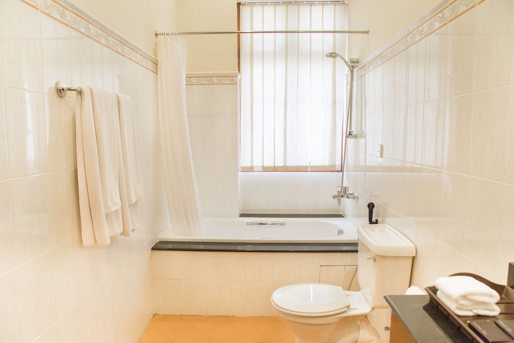 Mount Lavinia Hotel — Hotel rooms in Dehiwala-Mount Lavinia, Western Province