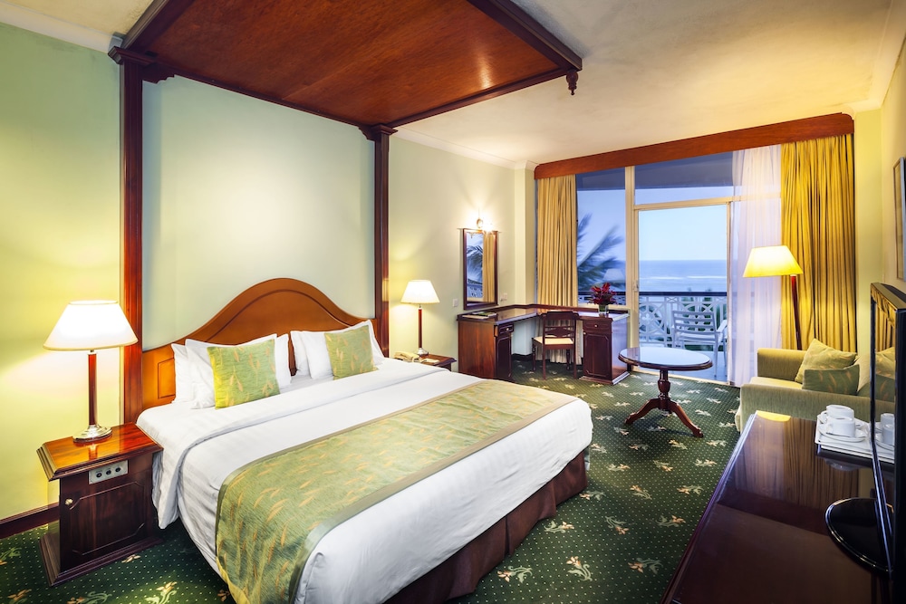 Mount Lavinia Hotel — Hotel rooms in Dehiwala-Mount Lavinia, Western Province