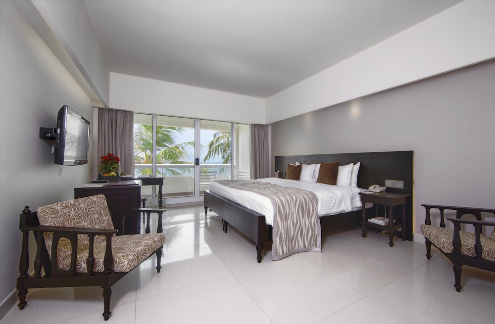 Mount Lavinia Hotel — Hotel rooms in Dehiwala-Mount Lavinia, Western Province