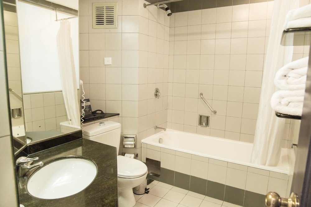 Mount Lavinia Hotel — Hotel rooms in Dehiwala-Mount Lavinia, Western Province