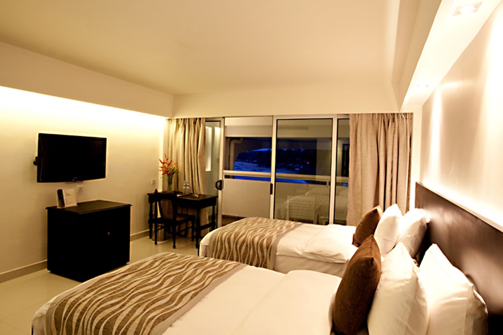 Mount Lavinia Hotel — Hotel rooms in Dehiwala-Mount Lavinia, Western Province
