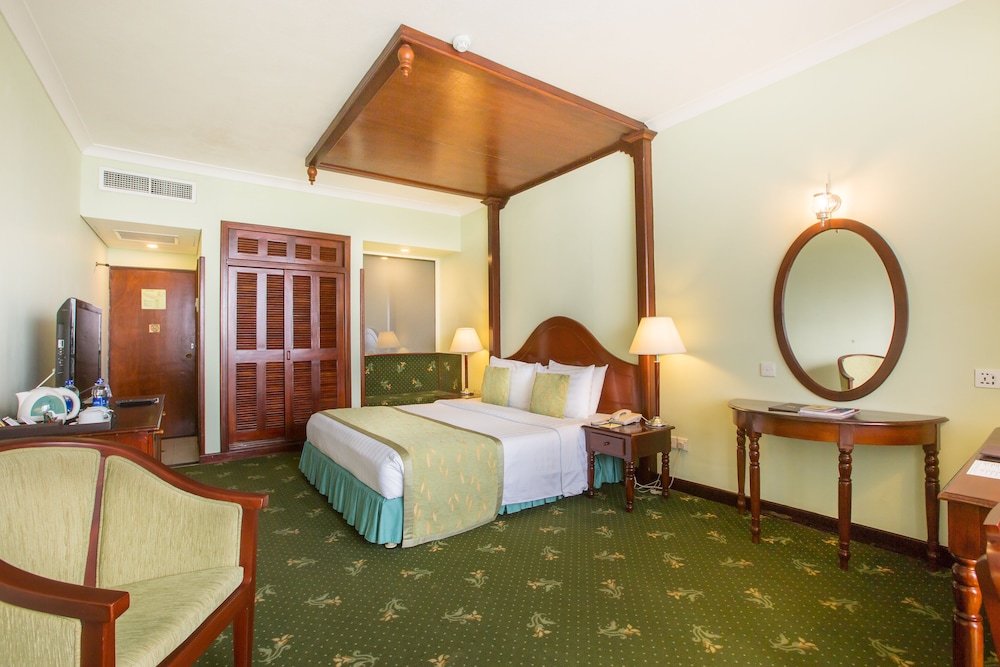 Mount Lavinia Hotel — Hotel rooms in Dehiwala-Mount Lavinia, Western Province